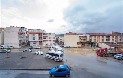 C21 Cius;Perşembe Pazarı Civarı Site İçerisinde Çift Cephe Daire