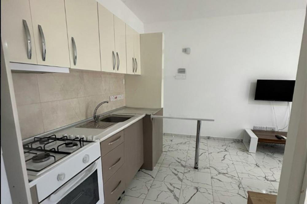 GİRNEDE SİTE İÇERİSİNDE YATIRIMLIK GENÇ BİNADA EŞYALI GİRİŞ KAT