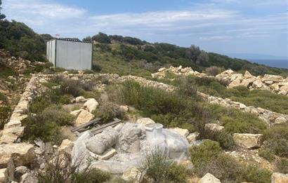 Karaburun da kapanmaz deniz manzaralı Tarla