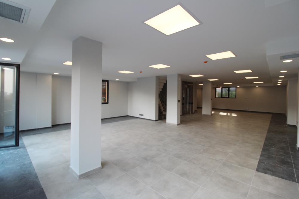 KISIKLI'DA SATILIK PRESTİJLİ BİNA