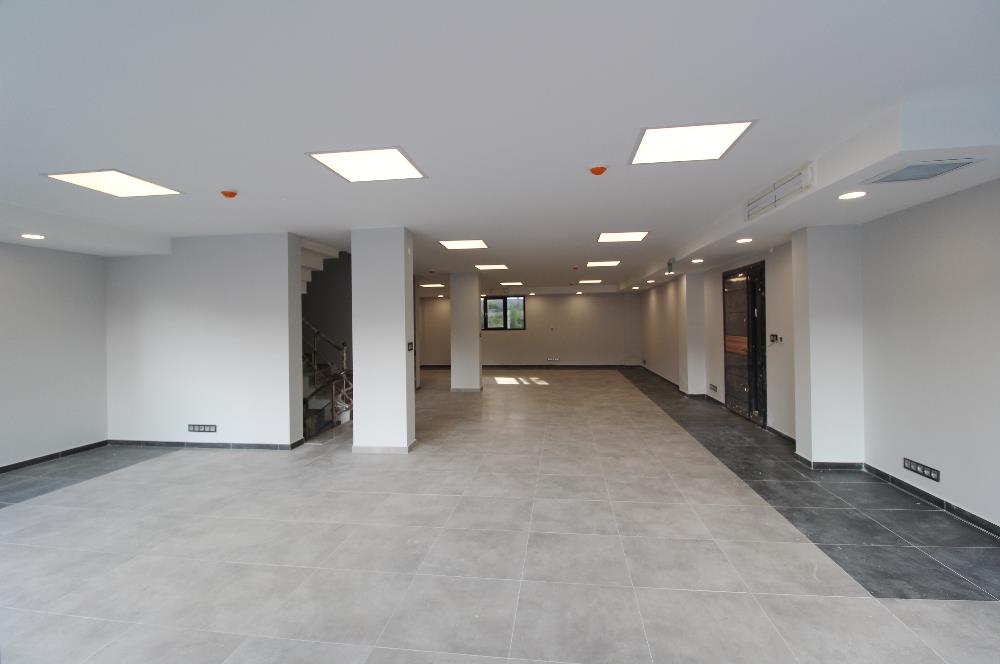 KISIKLI'DA SATILIK PRESTİJLİ BİNA