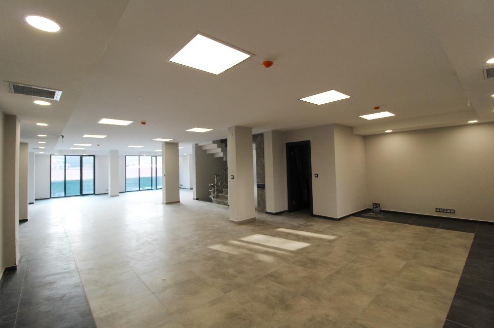 KISIKLI'DA SATILIK PRESTİJLİ BİNA