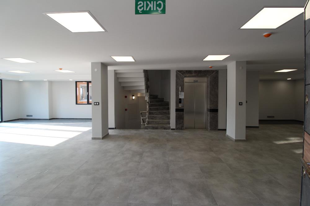 KISIKLI'DA SATILIK PRESTİJLİ BİNA