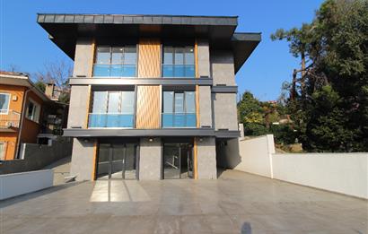 KISIKLI'DA SATILIK PRESTİJLİ BİNA