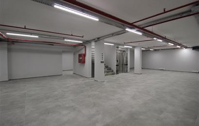 KISIKLI'DA SATILIK PRESTİJLİ BİNA