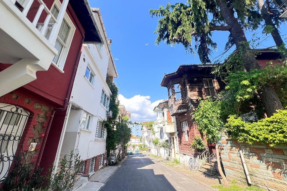 Büyükada'da Bahçeli 3+1 Satılık Daire