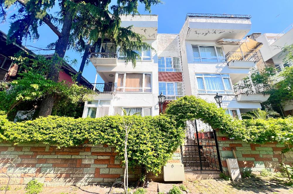 Büyükada'da Bahçeli 3+1 Satılık Daire