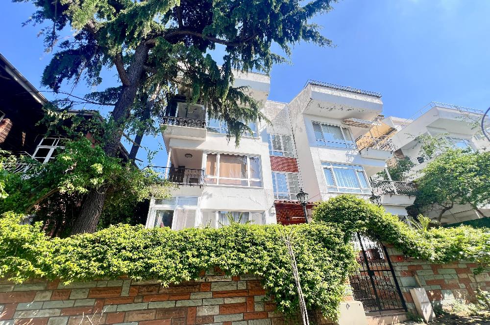 Büyükada'da Bahçeli 3+1 Satılık Daire