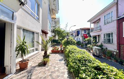 Büyükada'da Bahçeli 3+1 Satılık Daire