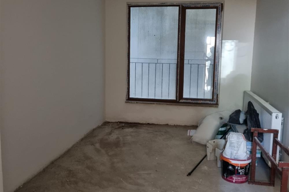 GÜMÜŞSUYU MAH. YENİ BİNADA SATILIK 1+1 EMSALSİZ KONUM
