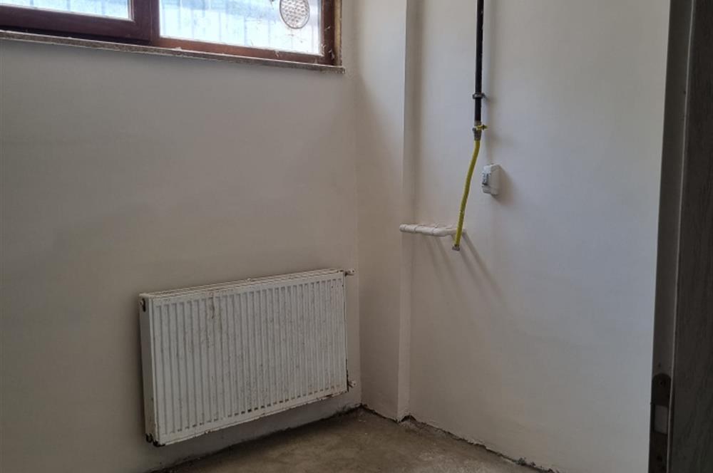 GÜMÜŞSUYU MAH. YENİ BİNADA SATILIK 1+1 EMSALSİZ KONUM