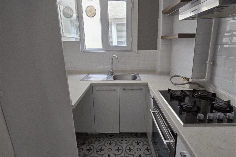 Firuzağa Mahallesi Ekmekçibaşı'nda Bakımlı 3+1 Kiralık Daire