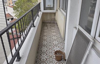 Firuzağa Mahallesi Ekmekçibaşı'nda Bakımlı 3+1 Kiralık Daire