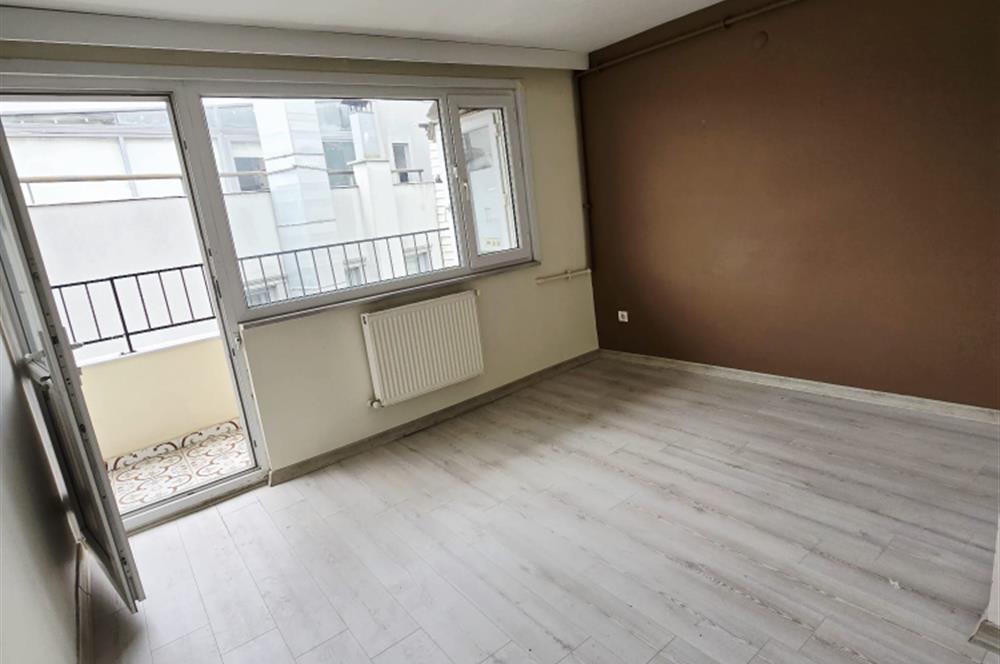 Firuzağa Mahallesi Ekmekçibaşı'nda Bakımlı 3+1 Kiralık Daire