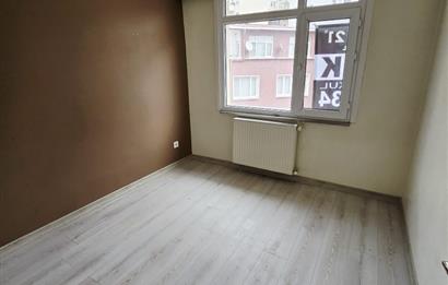 Firuzağa Mahallesi Ekmekçibaşı'nda Bakımlı 3+1 Kiralık Daire