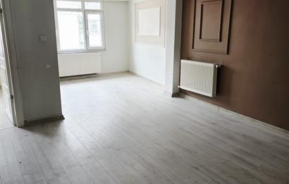 Firuzağa Mahallesi Ekmekçibaşı'nda Bakımlı 3+1 Kiralık Daire