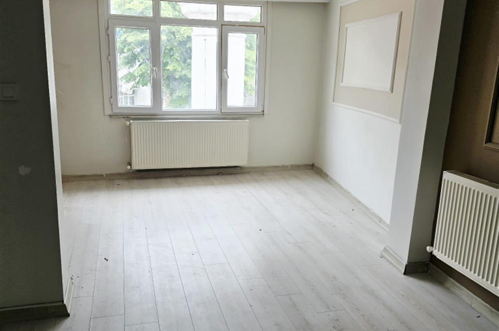 Firuzağa Mahallesi Ekmekçibaşı'nda Bakımlı 3+1 Kiralık Daire