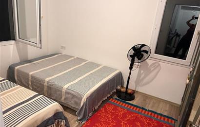 GÜMÜŞLÜK SAHİLE 1 KM DENİZ MANZARALI 2+1 EŞYALI YAZLIK DAİRE