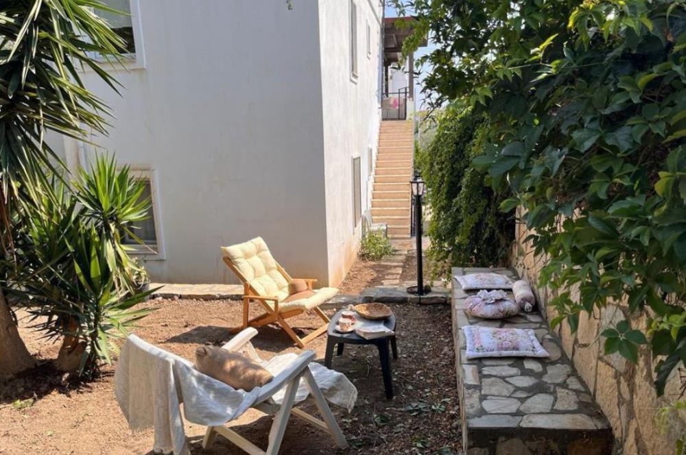 GÜMÜŞLÜK SAHİLE 1 KM DENİZ MANZARALI 2+1 EŞYALI YAZLIK DAİRE