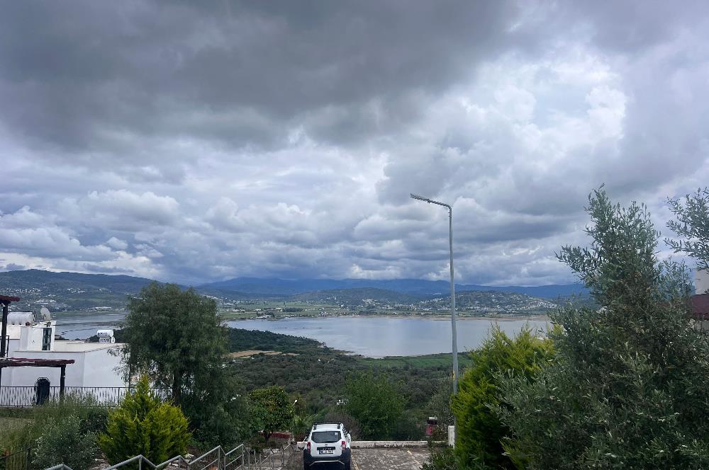 Bodrum Adabükü-Boğaziçi'de, Gümüşkum Sitesinde Satılık Müstakil