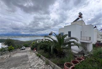Bodrum Adabükü-Boğaziçi'de, Gümüşkum Sitesinde Satılık Müstakil