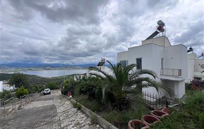 Bodrum Adabükü-Boğaziçi'de, Gümüşkum Sitesinde Satılık Müstakil