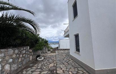 Bodrum Adabükü-Boğaziçi'de, Gümüşkum Sitesinde Satılık Müstakil