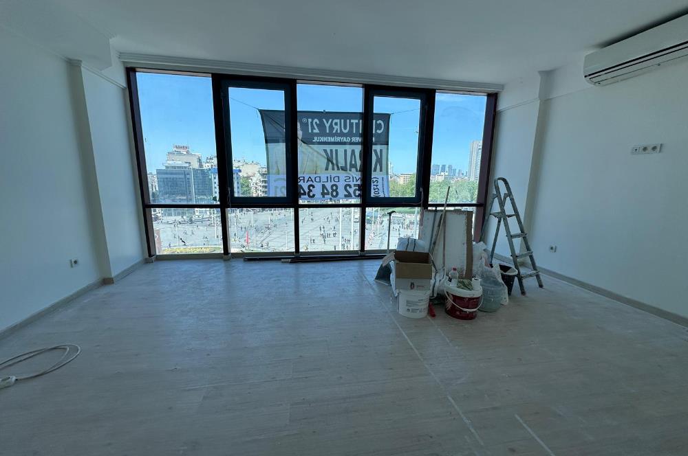 TAKSİM MEYDANINA MANZARALI KİRALIK OFİS
