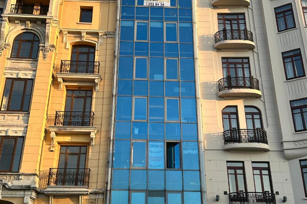 TAKSİM MEYDANINA MANZARALI KİRALIK OFİS