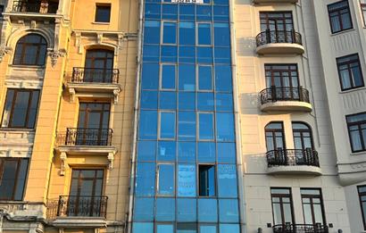 TAKSİM MEYDANINA MANZARALI KİRALIK OFİS