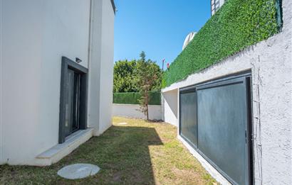 Bodrum Akyarlar Sahiline Yürüme Yakınlığında 450m² Arsa İçinde Özel Havuzlu Tam Müstakil 4+1 Villa