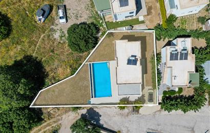 Bodrum Akyarlar Sahiline Yürüme Yakınlığında 450m² Arsa İçinde Özel Havuzlu Tam Müstakil 4+1 Villa