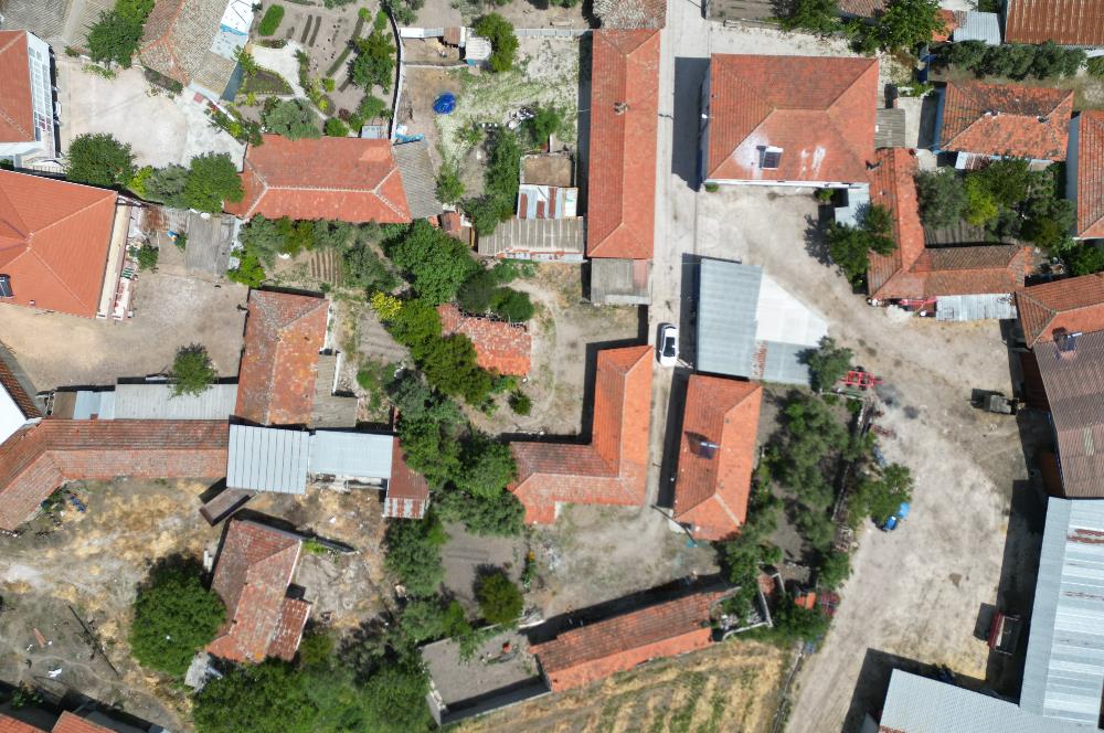 MANYAS GÖLÜNE 3,4 KM MESAFEDE, KUŞ CENNETİNİN KARŞI KIYISINDA DOĞAL YAŞAM KONSEPTİ