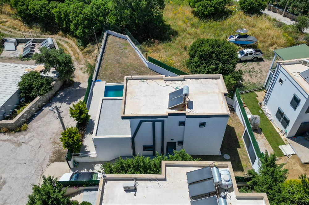 Bodrum Akyarlar Sahiline Yürüme Yakınlığında 450m² Arsa İçinde Özel Havuzlu Tam Müstakil 4+1 Villa