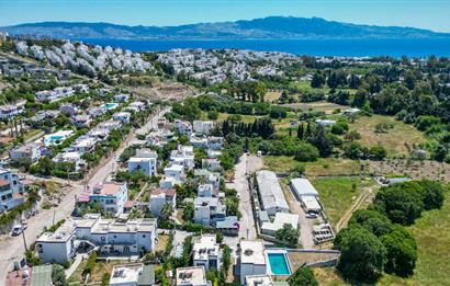 Bodrum Akyarlar Sahiline Yürüme Yakınlığında 450m² Arsa İçinde Özel Havuzlu Tam Müstakil 4+1 Villa