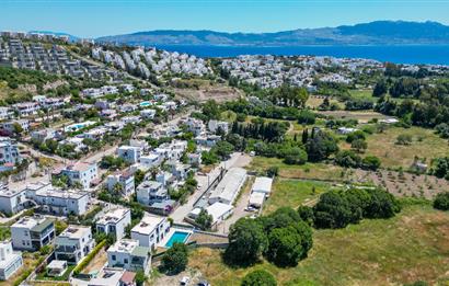 Bodrum Akyarlar Sahiline Yürüme Yakınlığında 450m² Arsa İçinde Özel Havuzlu Tam Müstakil 4+1 Villa