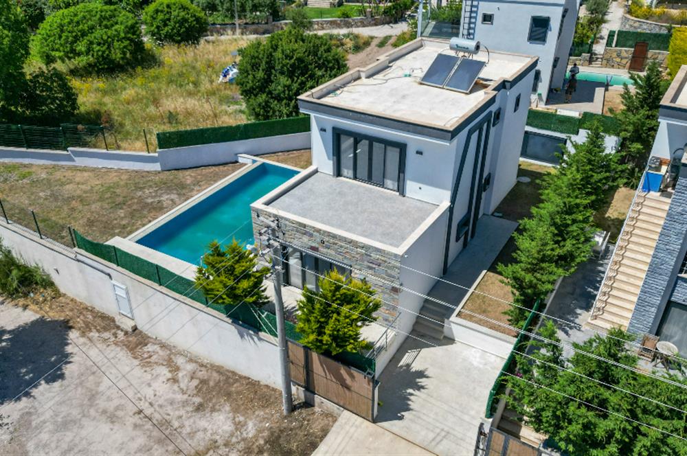 Bodrum Akyarlar Sahiline Yürüme Yakınlığında 450m² Arsa İçinde Özel Havuzlu Tam Müstakil 4+1 Villa