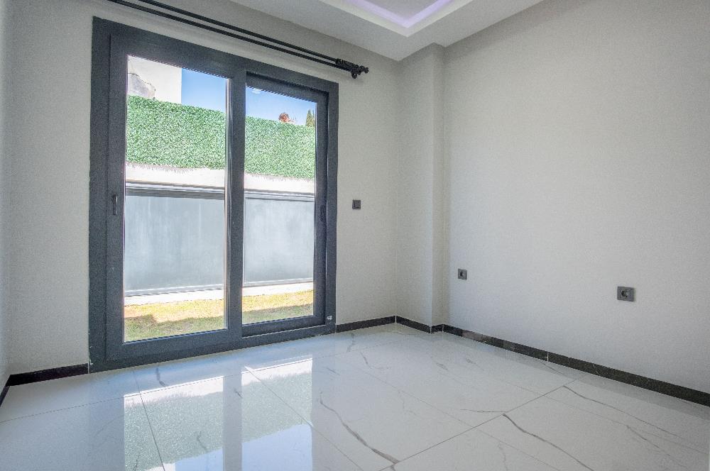 Bodrum Akyarlar Sahiline Yürüme Yakınlığında 450m² Arsa İçinde Özel Havuzlu Tam Müstakil 4+1 Villa