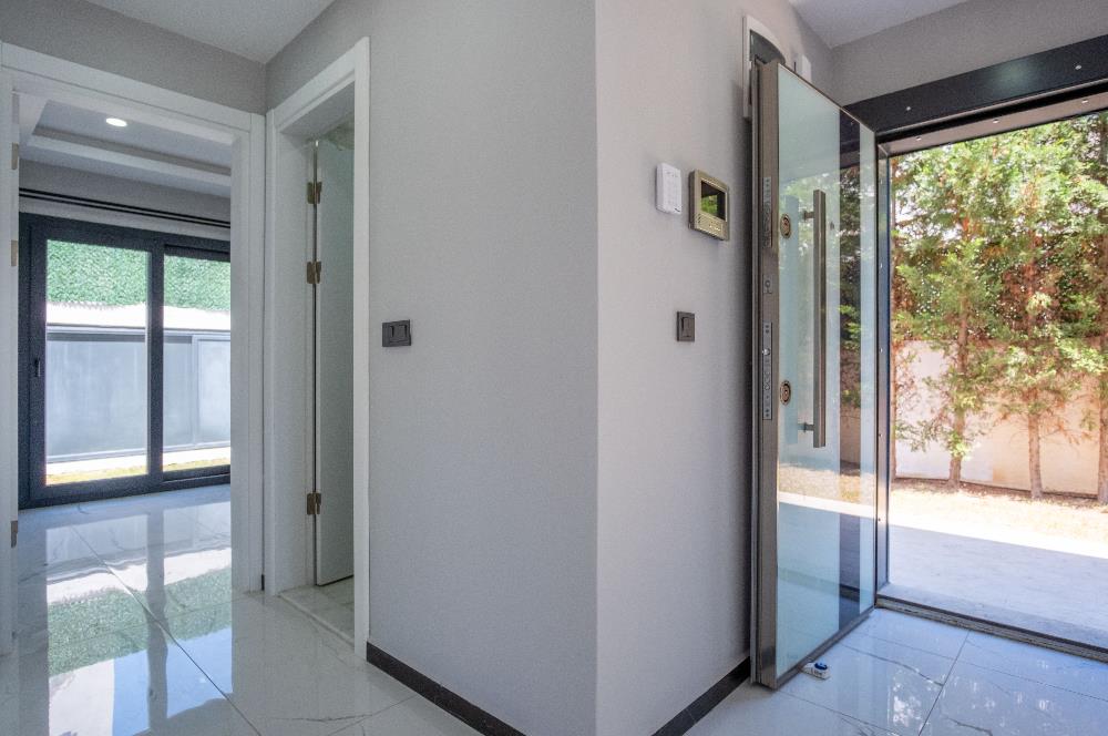Bodrum Akyarlar Sahiline Yürüme Yakınlığında 450m² Arsa İçinde Özel Havuzlu Tam Müstakil 4+1 Villa