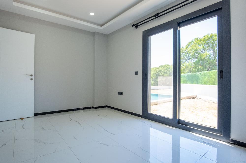 Bodrum Akyarlar Sahiline Yürüme Yakınlığında 450m² Arsa İçinde Özel Havuzlu Tam Müstakil 4+1 Villa