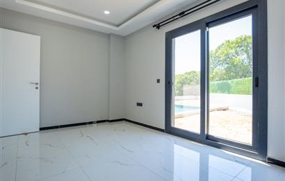Bodrum Akyarlar Sahiline Yürüme Yakınlığında 450m² Arsa İçinde Özel Havuzlu Tam Müstakil 4+1 Villa