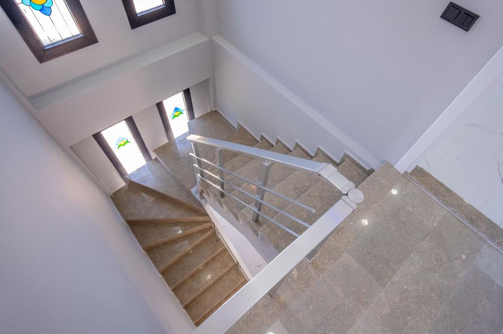 Bodrum Akyarlar Sahiline Yürüme Yakınlığında 450m² Arsa İçinde Özel Havuzlu Tam Müstakil 4+1 Villa