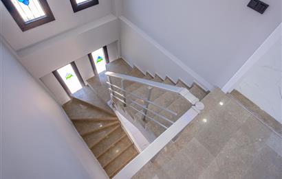 Bodrum Akyarlar Sahiline Yürüme Yakınlığında 450m² Arsa İçinde Özel Havuzlu Tam Müstakil 4+1 Villa