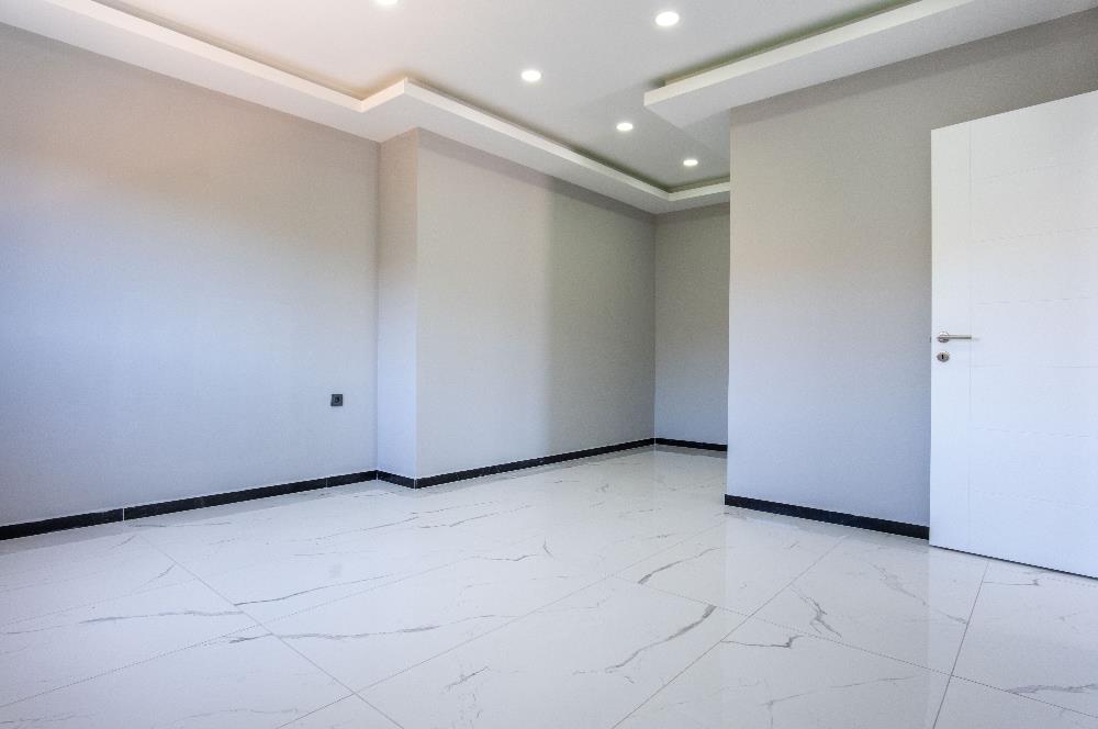 Bodrum Akyarlar Sahiline Yürüme Yakınlığında 450m² Arsa İçinde Özel Havuzlu Tam Müstakil 4+1 Villa