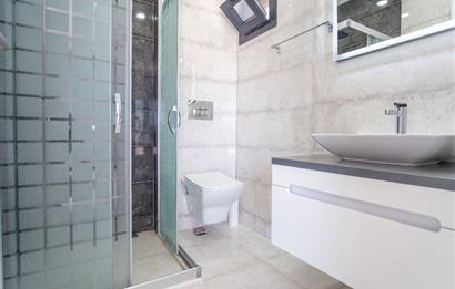 Bodrum Akyarlar Sahiline Yürüme Yakınlığında 450m² Arsa İçinde Özel Havuzlu Tam Müstakil 4+1 Villa