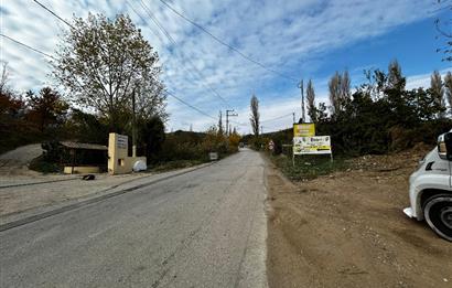 C21 Cius; Umurbey'de Yola Cephe Yatırımlık Satılık Tarla