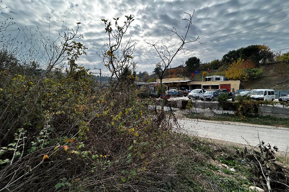 C21 Cius; Umurbey'de Yola Cephe Yatırımlık Satılık Tarla