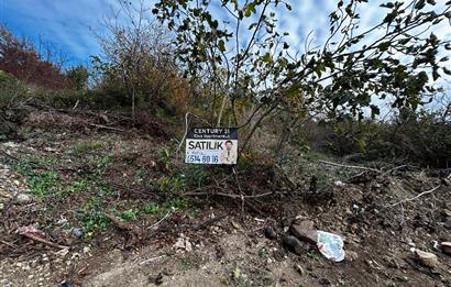 C21 Cius; Umurbey'de Yola Cephe Yatırımlık Satılık Tarla
