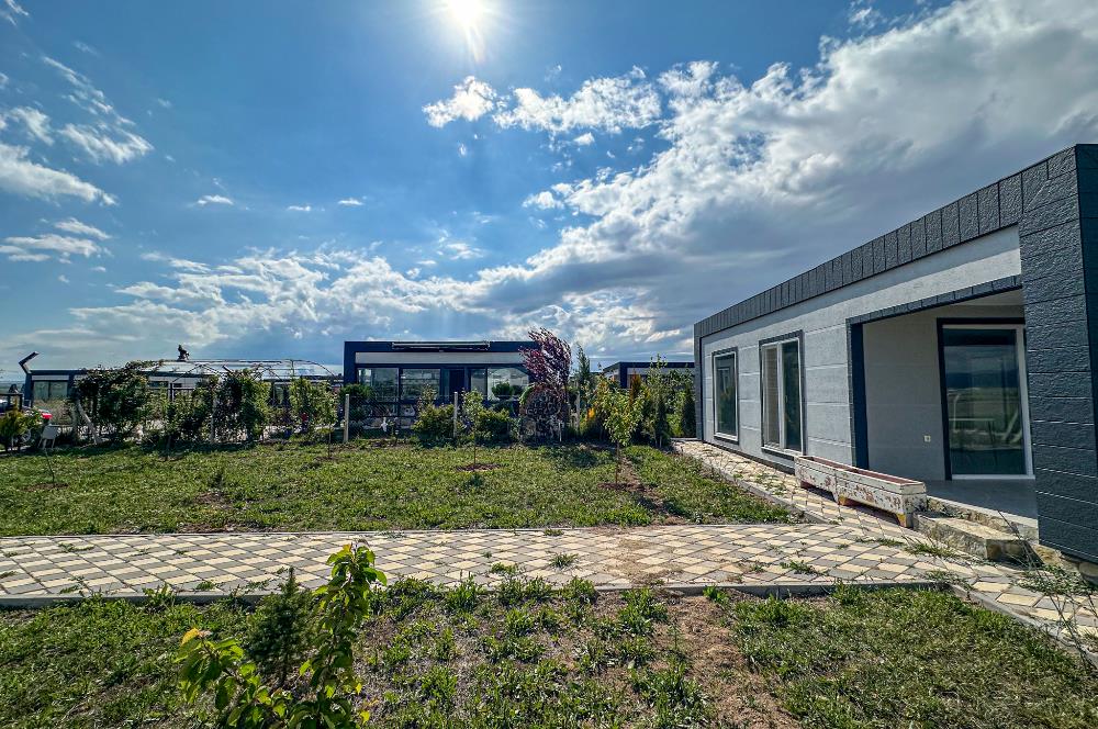 AYGÜN ÖZDEMİR`DEN SATILIK HOBİ BAHÇESİ İÇERİSİNDE 2+1 EV 