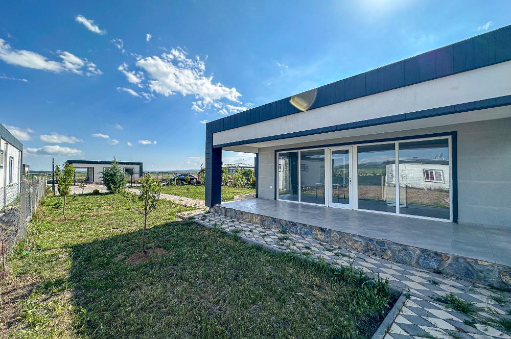 AYGÜN ÖZDEMİR`DEN SATILIK HOBİ BAHÇESİ İÇERİSİNDE 2+1 EV 